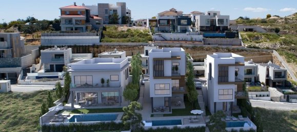 7 rooms Villa in Limassol, Cyprus No. 2575 2