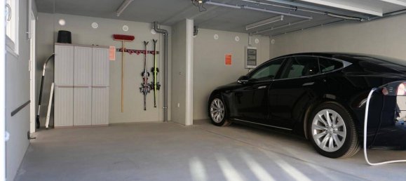 Garage in Bad Mitterndorf, Austria, Nr. 110929 2