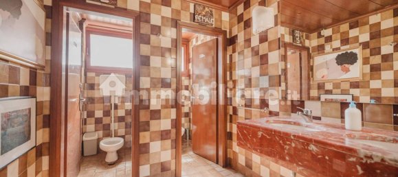 Коммерческая недвижимость с 4 комнатами в Венеция, Италия № 227172 11