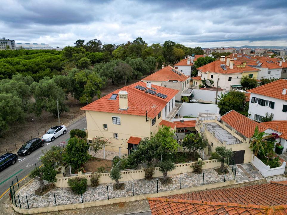 3 bedrooms House in Lisbon, Portugal No. 68939