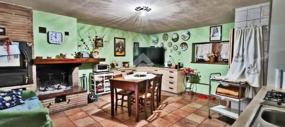 8 rooms House in Gualdo Tadino, Italy No. 79744 26