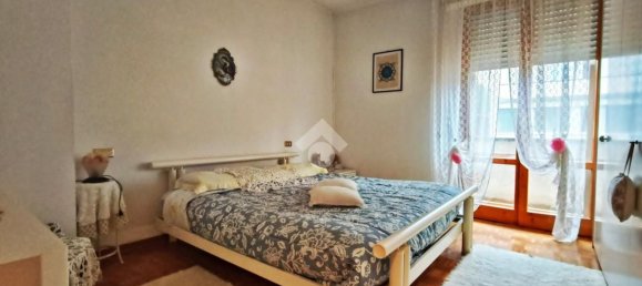 8 rooms House in Gualdo Tadino, Italy No. 79744 19