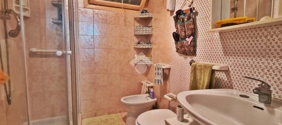 8 rooms House in Gualdo Tadino, Italy No. 79744 30