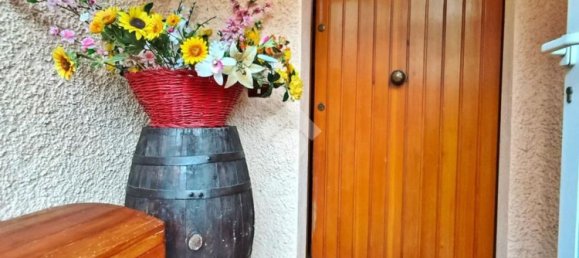 8 rooms House in Gualdo Tadino, Italy No. 79744 3