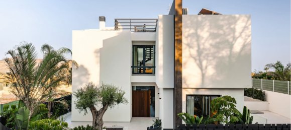 4 bedrooms House in La Nucia, Spain No. 286179 2