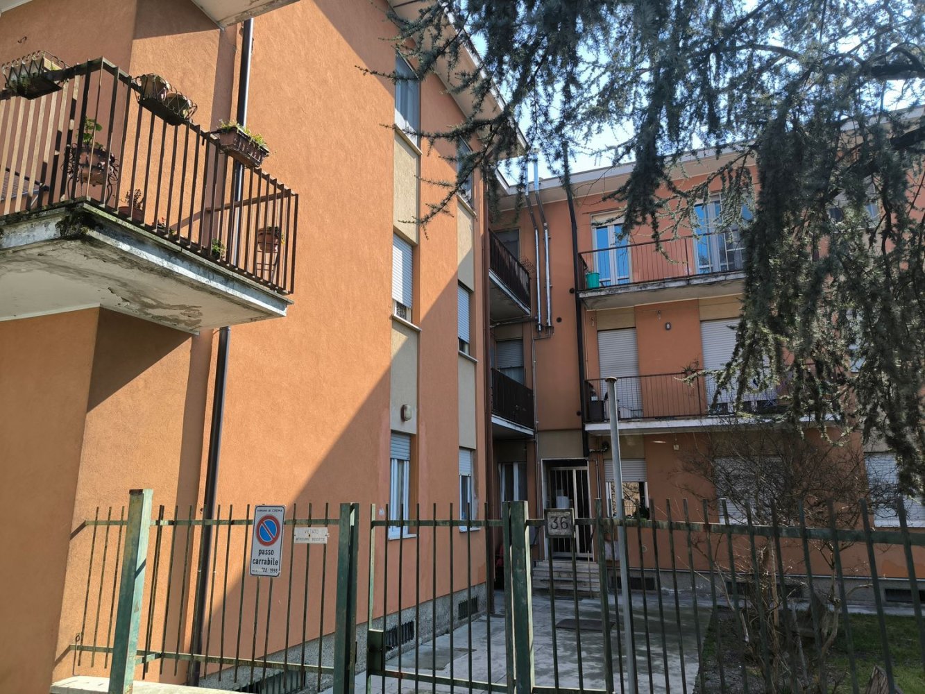 3 rooms Apartment in Crema, Italy No. 208985