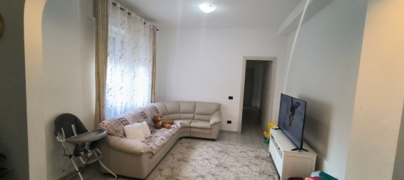 3 rooms Apartment in Crema, Italy No. 208985 3