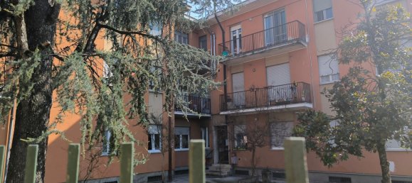 3 rooms Apartment in Crema, Italy No. 208985 2