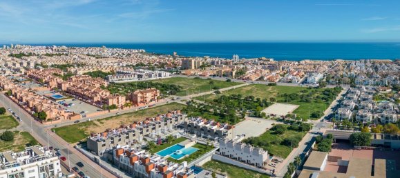 3 bedrooms Townhouse in Torrevieja, Spain No. 7002 7