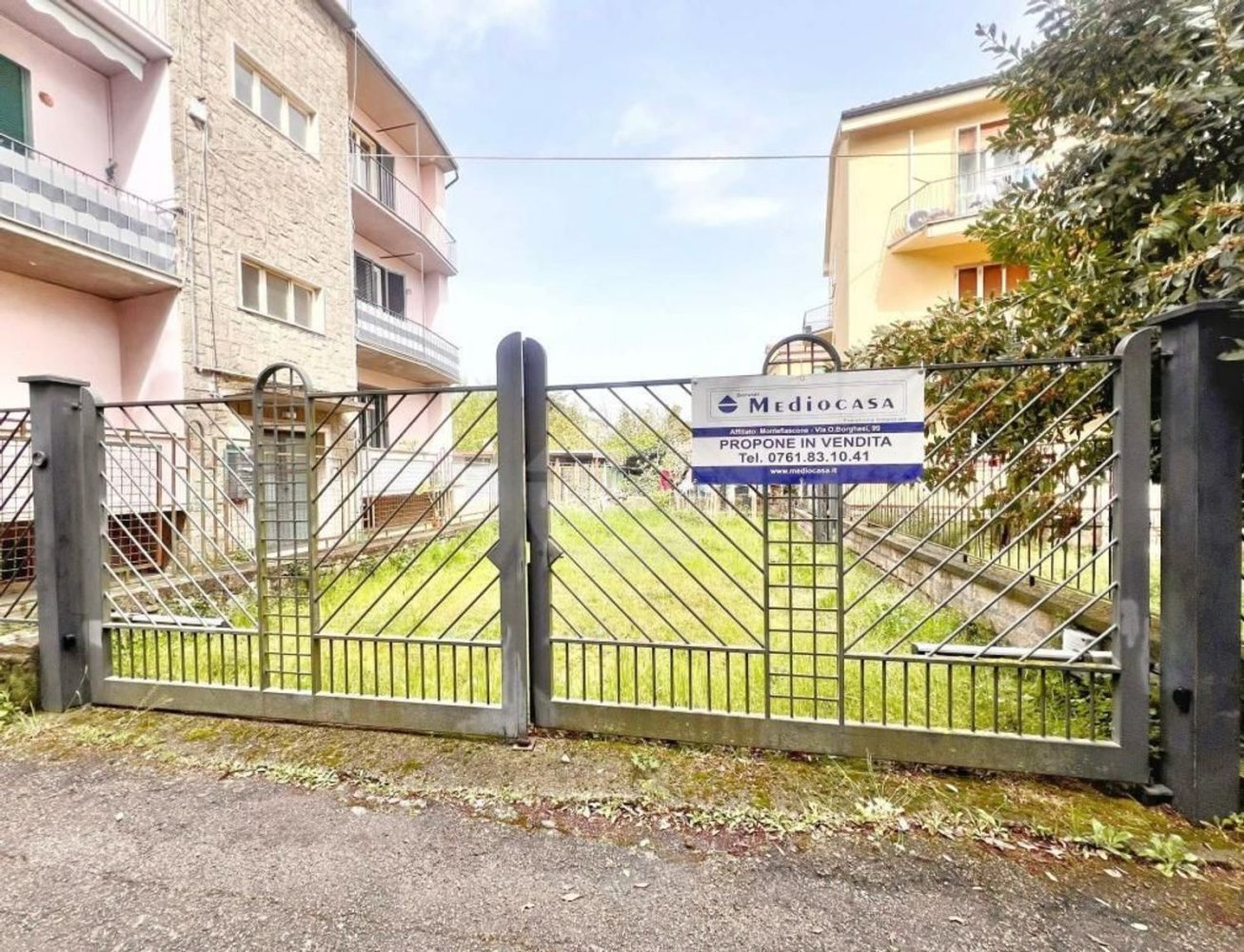 Квартира с 5 комнатами в Монтефьясконе, Италия № 303407