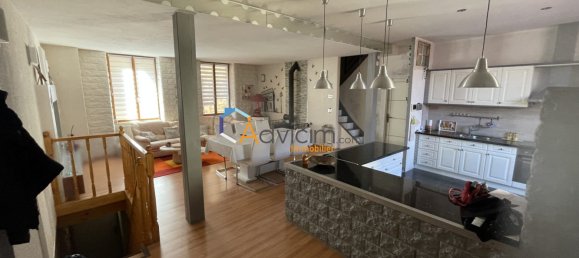 Casa de 3 dormitorios en Saint-Bonnet-le-Chateau, France No. 189785 3