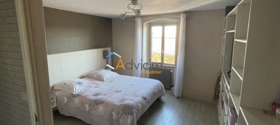 Casa de 3 dormitorios en Saint-Bonnet-le-Chateau, France No. 189785 2