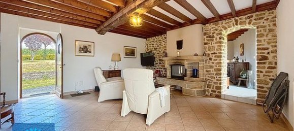 Casa de 5 dormitorios en Pontmain, France No. 305701 4