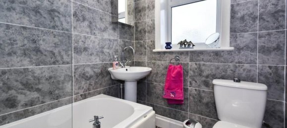  House in Glossop, United Kingdom No. 2798 4