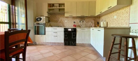 3 Schlafzimmer Villa in Anzio, Italy, Nr. 282261 17