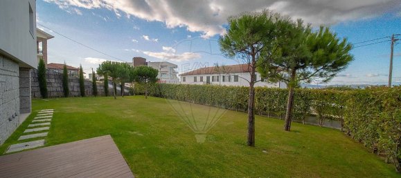 3 bedrooms House in Felgueiras, Portugal No. 18372 26