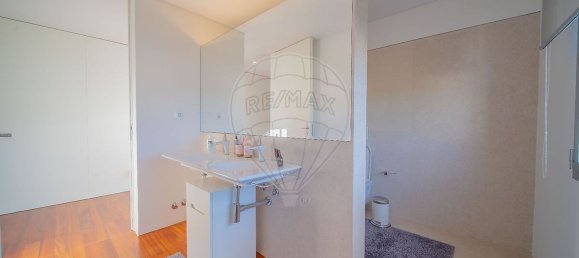 3 bedrooms House in Felgueiras, Portugal No. 18372 17