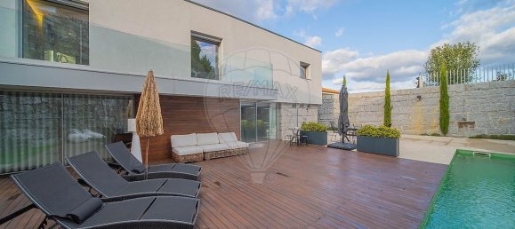 3 bedrooms House in Felgueiras, Portugal No. 18372 24