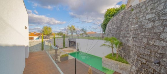 3 bedrooms House in Felgueiras, Portugal No. 18372 18