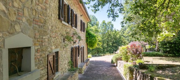 4 bedrooms House in Erbé, Italy No. 131364 6