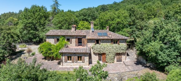 4 bedrooms House in Erbé, Italy No. 131364 3