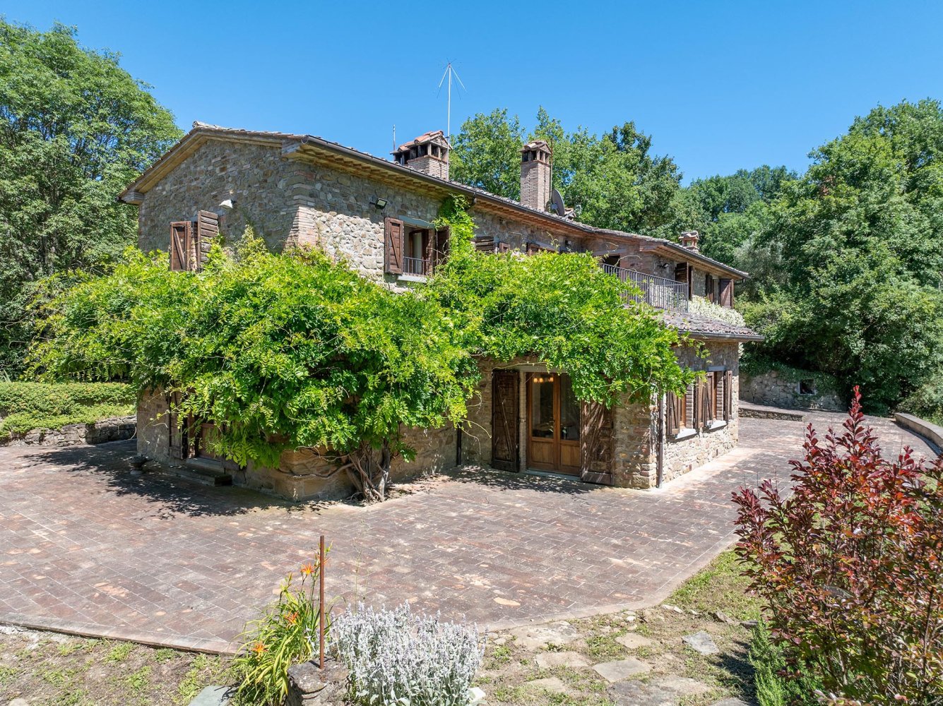 4 bedrooms House in Erbé, Italy No. 131364