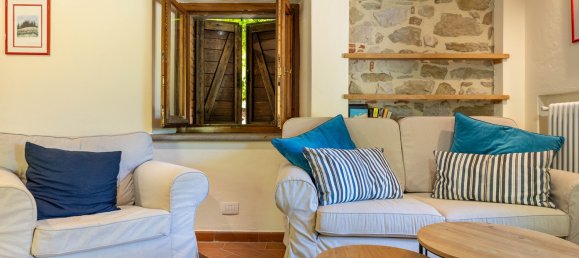 4 bedrooms House in Erbé, Italy No. 131364 17