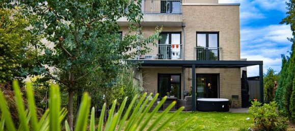 4 bedrooms Townhouse in Dusseldorf, Germany No. 295870 2