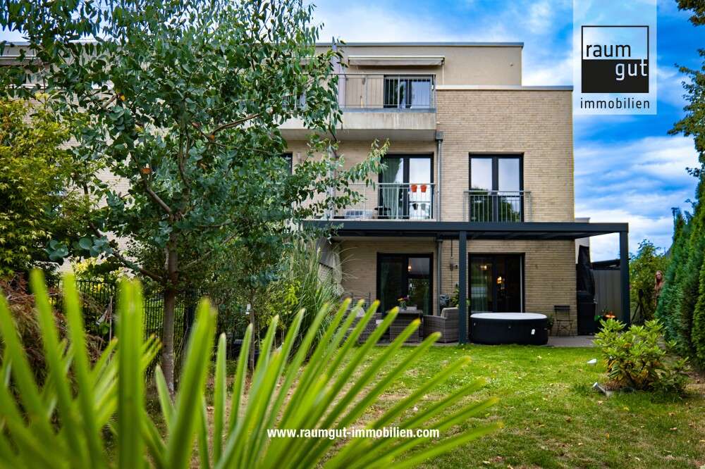 4 bedrooms Townhouse in Dusseldorf, Germany No. 295870