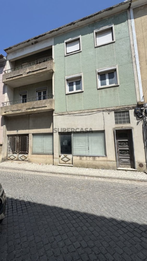 384m² Building in Abrantes, Portugal No. 322905