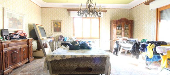 5-salle Maison à Lamporecchio, Italy No. 290519 2