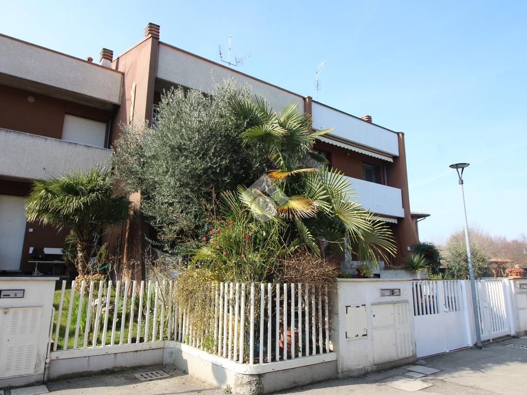 Villa T3 em Anzola dell'Emilia, Italy N.º 329392