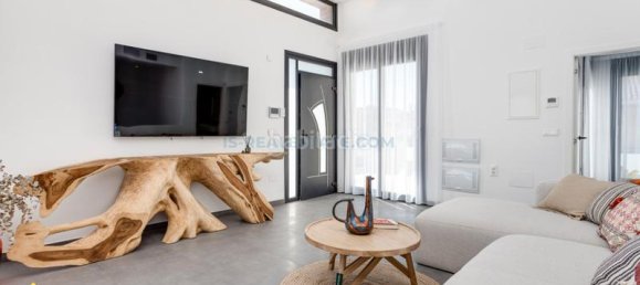 4 bedrooms House in Torrevieja, Spain No. 131928 6