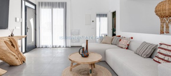 4 bedrooms House in Torrevieja, Spain No. 131928 5