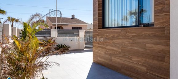 4 bedrooms House in Torrevieja, Spain No. 131928 3