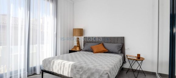 4 bedrooms House in Torrevieja, Spain No. 131928 12