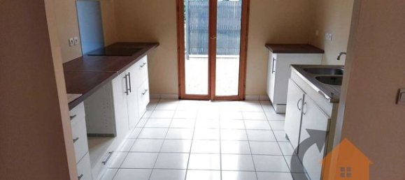 2 bedrooms House in La Loupe, France No. 311917 3