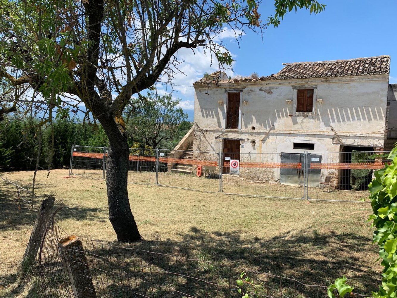 1500m² Land in Città Sant'Angelo, Italy No. 254448