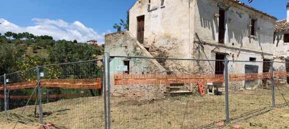 1500m² Land in Città Sant'Angelo, Italy No. 254448 2