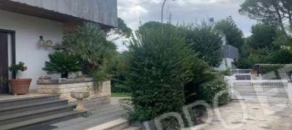 12 rooms Villa in Bari, Italy No. 276622 5