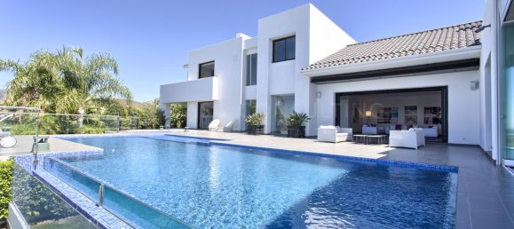 5 bedrooms Villa in Benahavis, Spain No. 120990 25