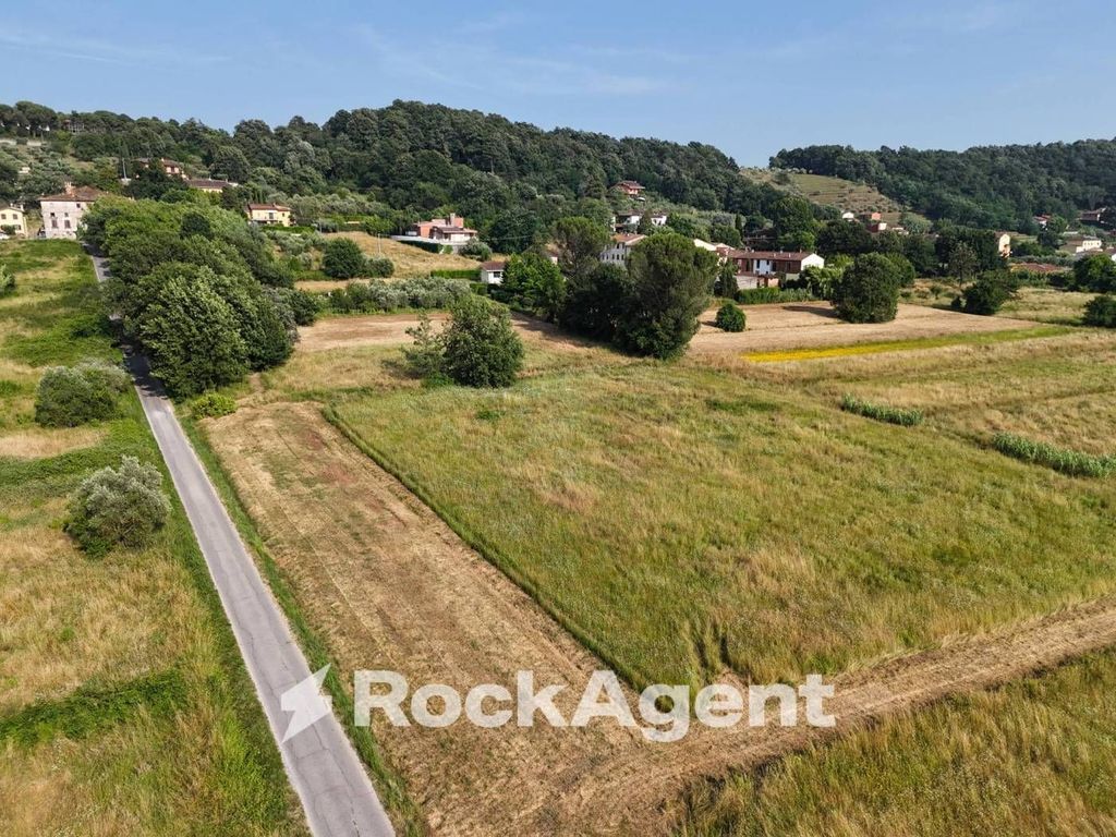 20170m² Land in Porcari, Italy No. 302706