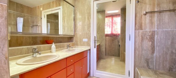 Villa de 4 dormitorios en Marbella, Spain No. 134217 95