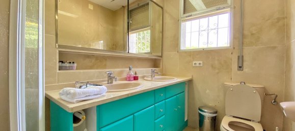 Villa de 4 dormitorios en Marbella, Spain No. 134217 90