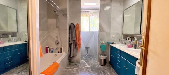 Villa de 4 dormitorios en Marbella, Spain No. 134217 54