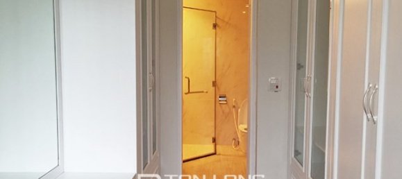 4 bedrooms Villa in Long Bien, Vietnam No. 3039 7