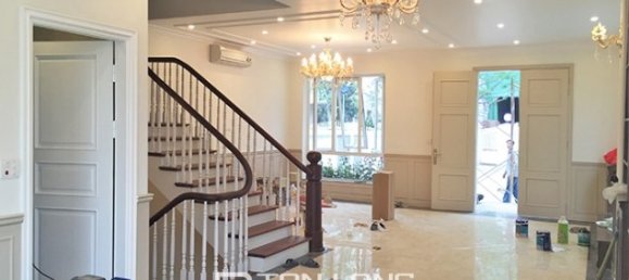 4 bedrooms Villa in Long Bien, Vietnam No. 3039 3