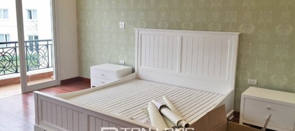 4 bedrooms Villa in Long Bien, Vietnam No. 3039 5