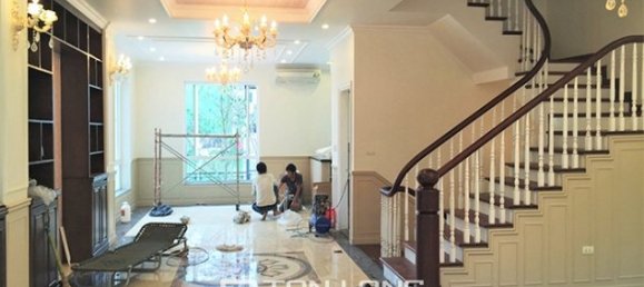 4 bedrooms Villa in Long Bien, Vietnam No. 3039 2
