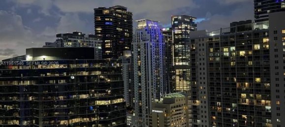 3 Schlafzimmer Gewerbliche Immobilien in Miami, USA, Nr. 615305 2